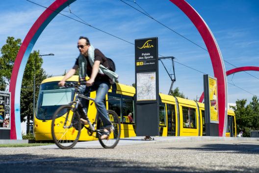 Tramway-vélo_Crédits m2A-Marc Barral Baron